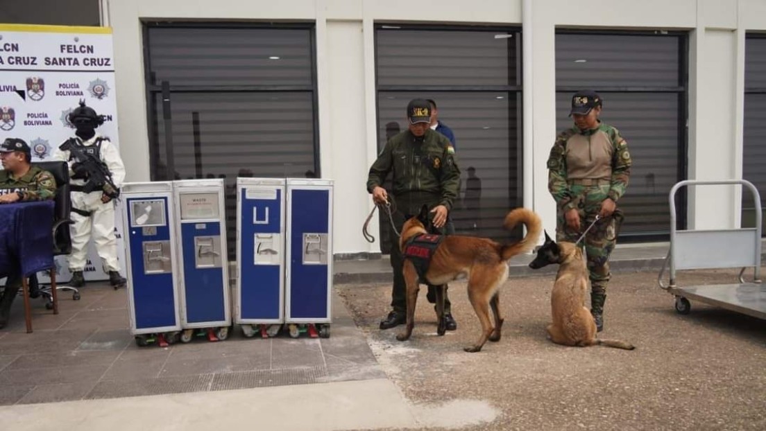 Arrestan a casi toda la tripulación de un avión que transportaba cocaína a España