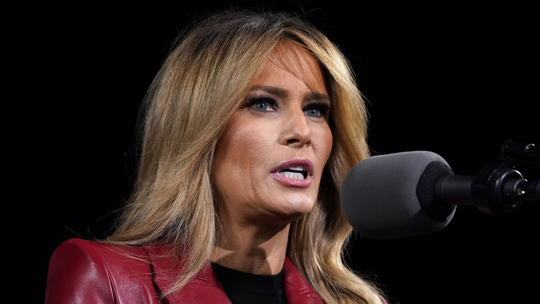 "Advertencia para todos los estadounidenses": Melania Trump arremete contra el FBI