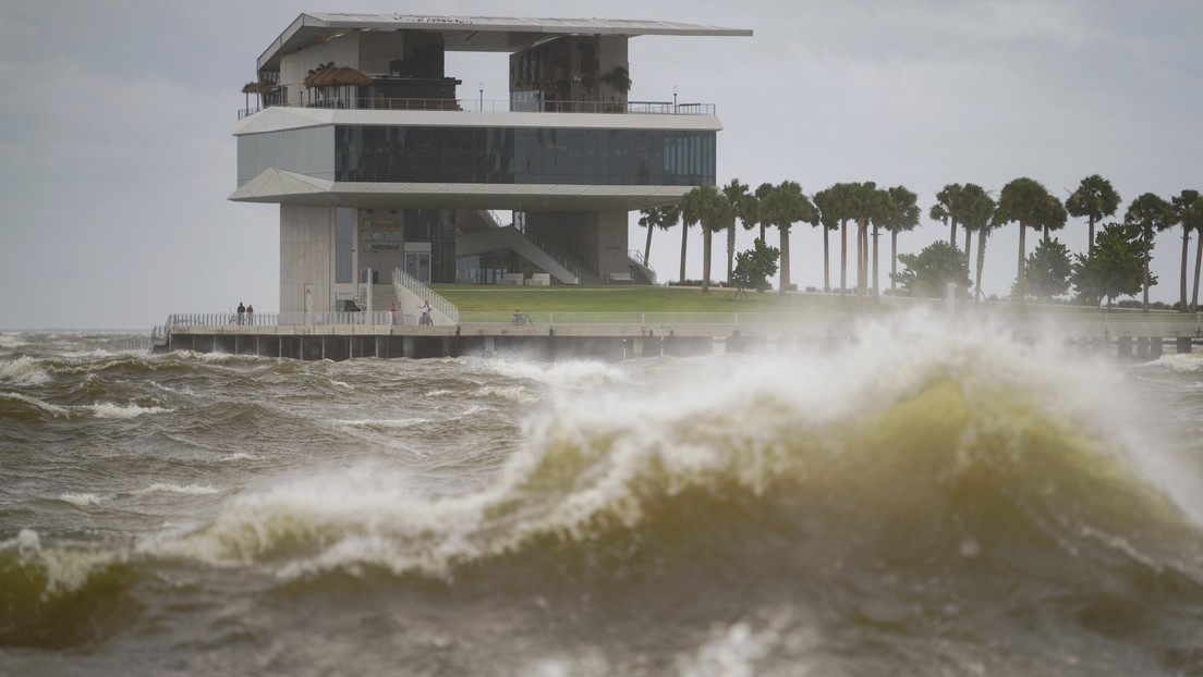 El huracán Helene toca tierra en las costas de Florida RT