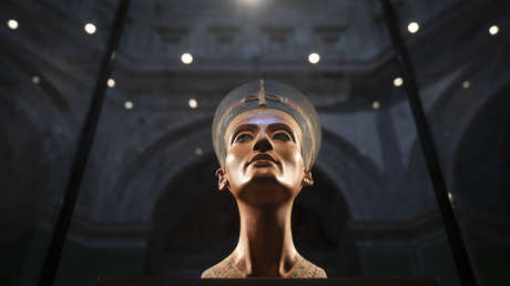 Descubren ataúdes egipcios con una colección de joyas del Imperio Medio-idesotv-noticias-ica Egipto inicia una campaña para recuperar el busto de Nefertiti "robado por los alemanes en 1913"