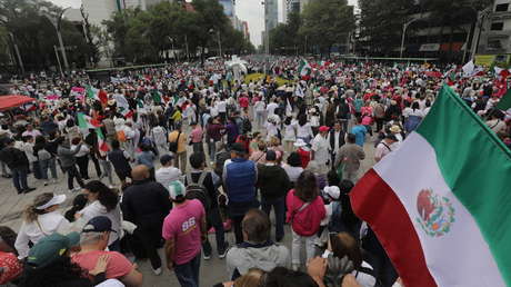 "¡Traidores!": Manifestantes irrumpen en el Senado de México mientras debatían la Reforma Judicial