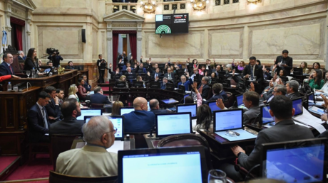 Senado argentino convierte en ley el presupuesto universitario que Milei prometió vetar