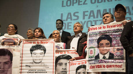 "No es un expediente cerrado": López Obrador envía carta a padres de los 43 de Ayotzinapa