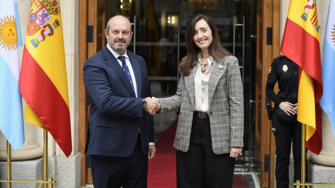 El presidente del Senado español recibe a su homóloga argentina en plena crisis entre ambos países