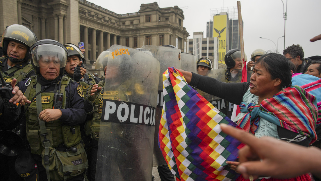 Nueva represión a manifestantes durante paro de transportistas en Perú