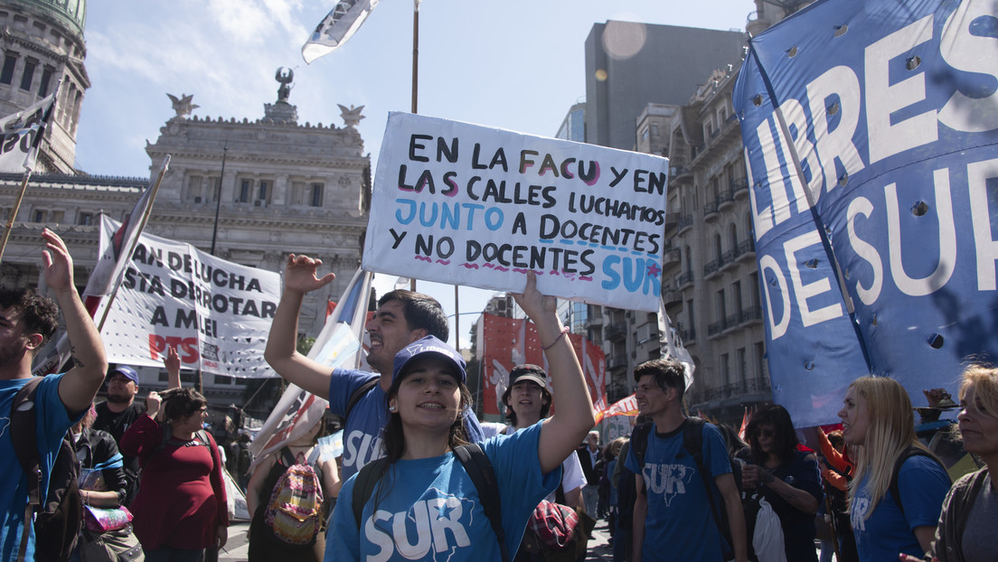 Milei descarta el cobro en universidades públicas mientras crecen las protestas estudiantiles