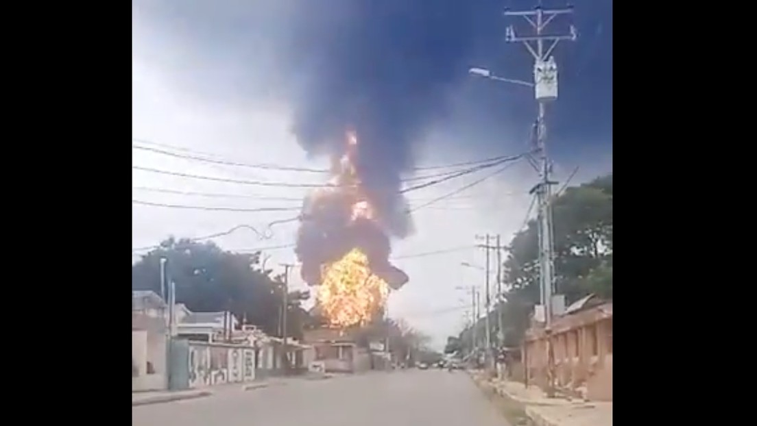 Incendio en un tanque petrolero de PDVSA en el occidente de Venezuela