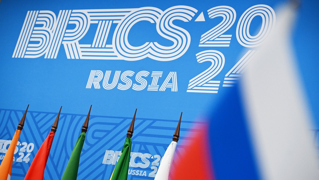 Miembros de los BRICS dialogan en formato ampliado