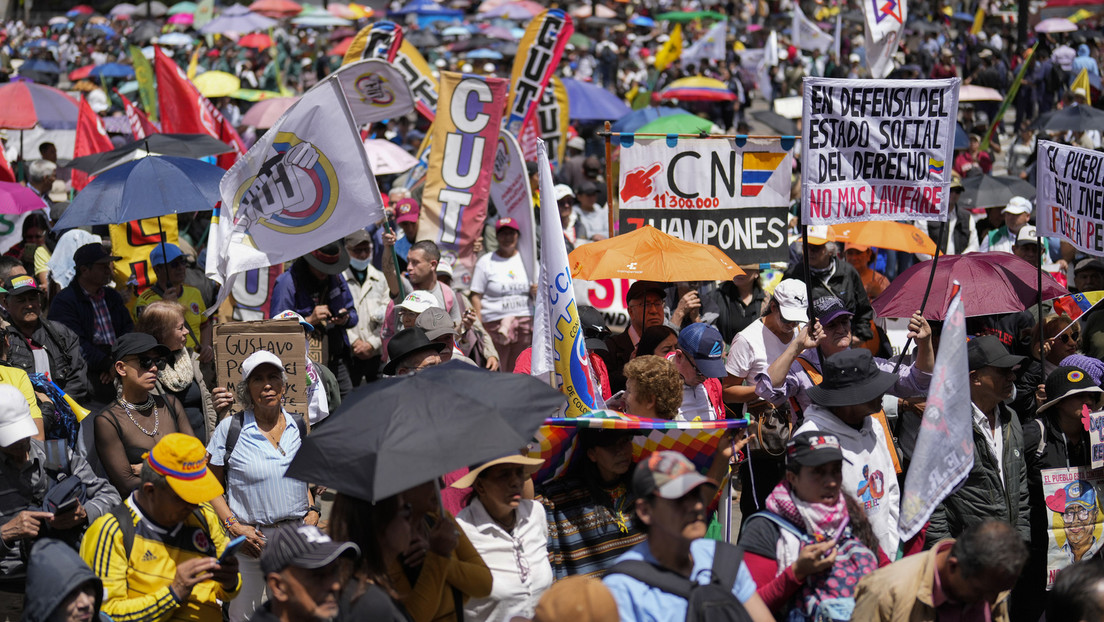 Sindicalistas, mineros y pensionados marchan en Cali en respaldo a Petro