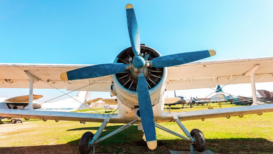 Una mujer muere tras chocar con la hélice activa de un avión en EE.UU.