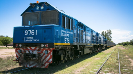 El Gobierno de Milei anuncia la privatización de una empresa ferroviaria de cargas