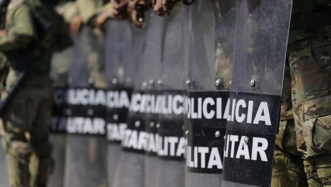 Casi un centenar de policías heridos en Bolivia en 21 días de bloqueos en Cochabamba