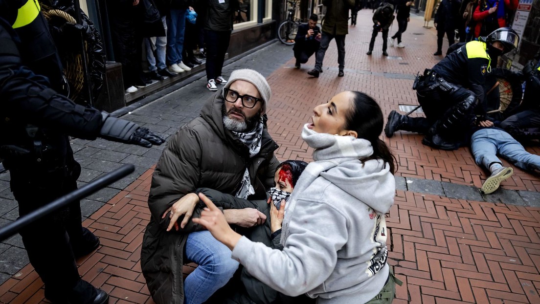 Protesta propalestina en Ámsterdam termina con choques con la Policía y decenas de arrestados (VIDEOS)