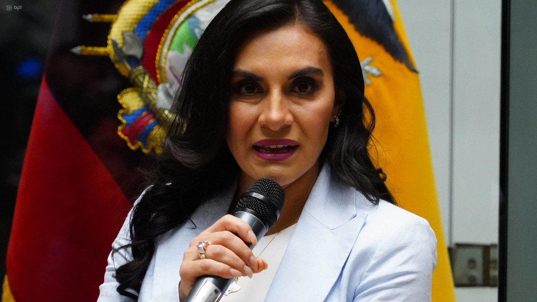 "Una grosera violación a la Constitución": Vicepresidenta de Ecuador se pronuncia sobre su suspensión