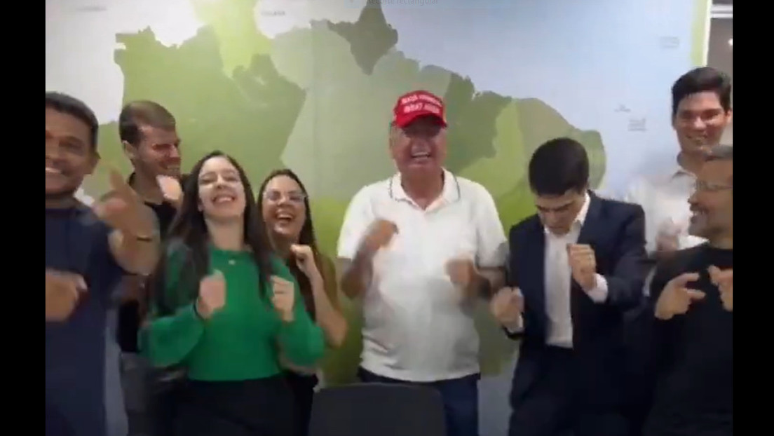 VIDEO: Bolsonaro celebra la victoria de Trump imitando su icónico baile  