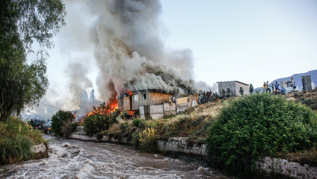 Chile ordena la evacuación inmediata de varias zonas del centro del país por incendio forestal