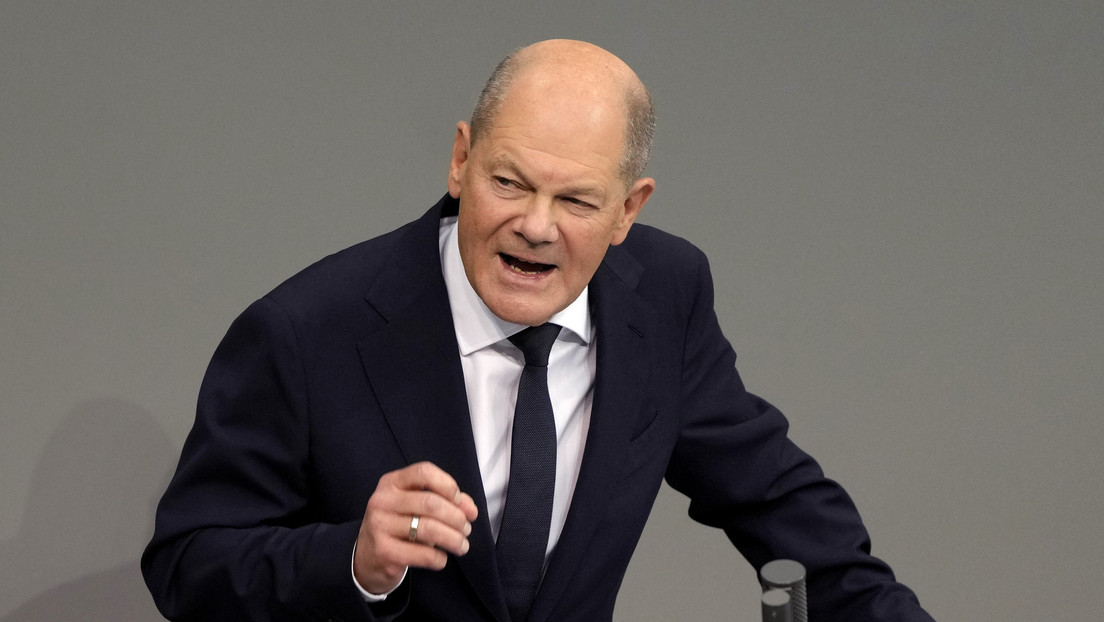 VIDEO: Scholz provoca carcajadas en el Bundestag al decir que Alemania sabe manejar el dinero