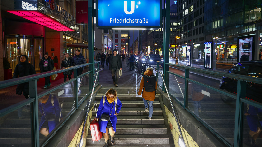 Piden vagones de metro solo para mujeres frente al aumento de ataques sexuales en Berlín