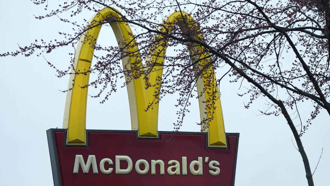 Hamburguesas de McDonald's dejan más de un centenar de contagiados con E.Coli en EE.UU.