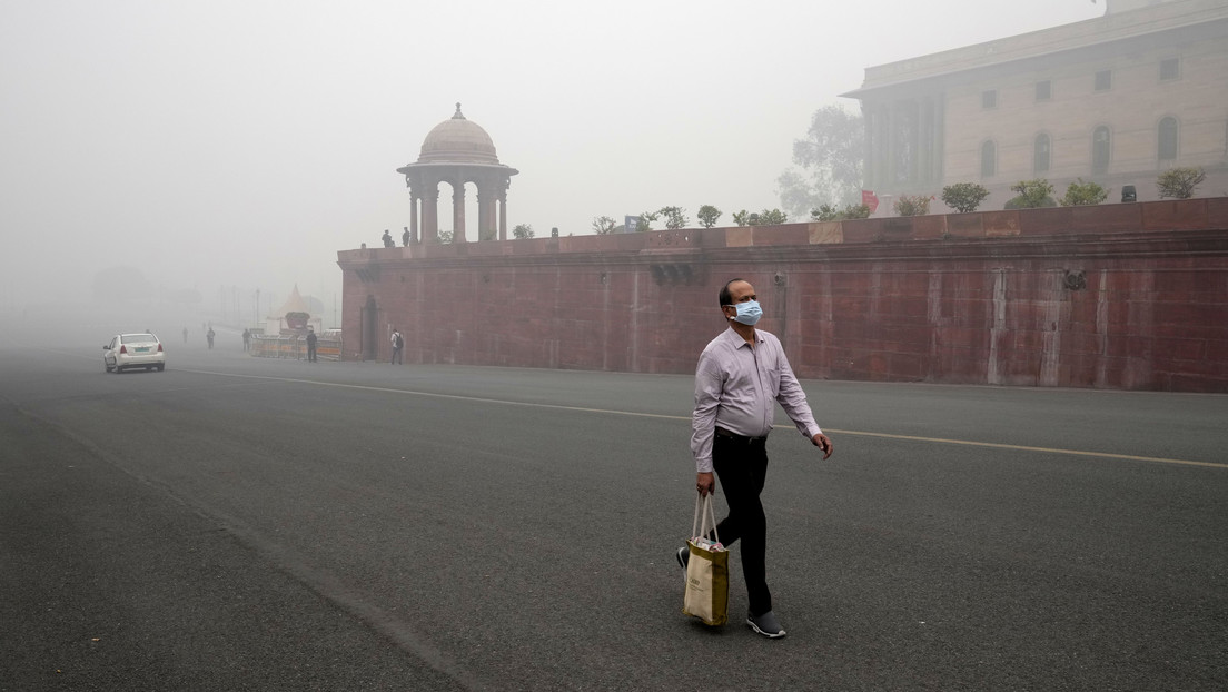 Contaminación del aire en la capital de la India es 26 veces superior al límite de la OMS