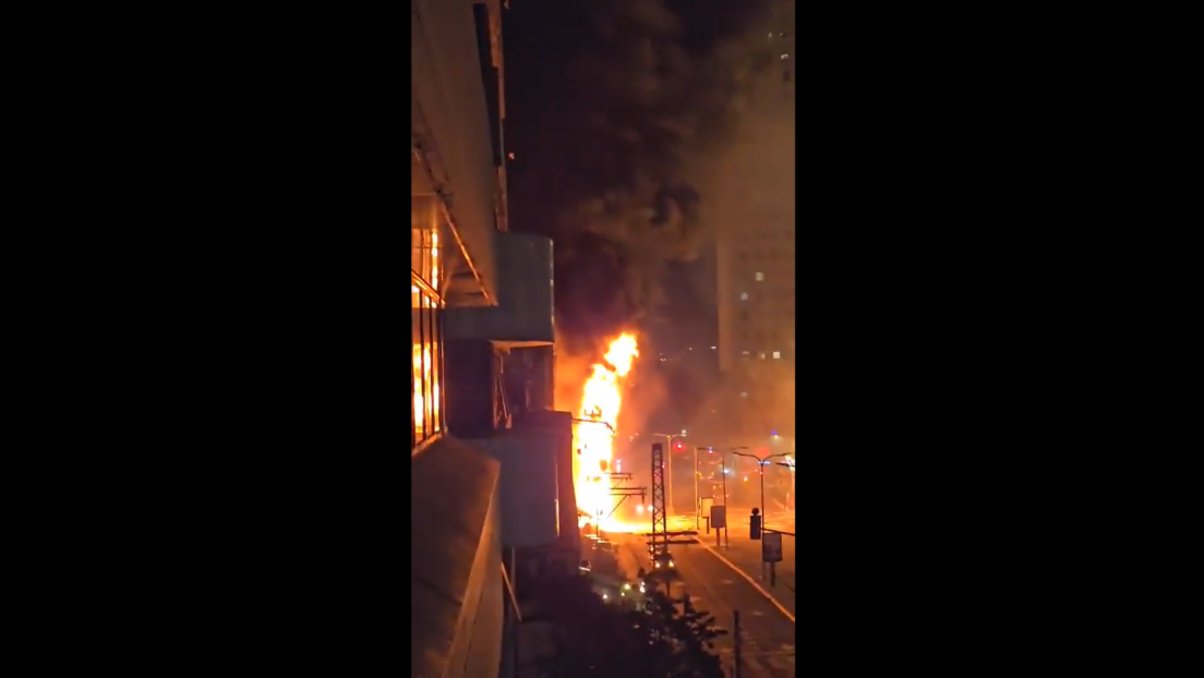 VIDEOS: Un misil de Hezbolá impacta en un suburbio de Tel Aviv