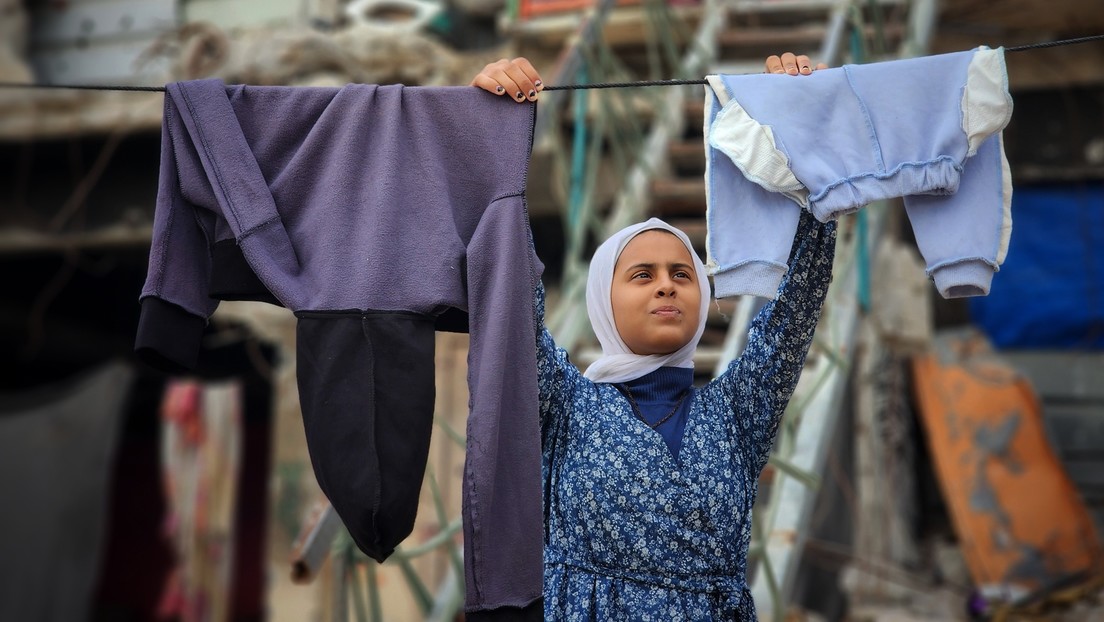 Sobrevivir entre escombros: historias de palestinos que venden su ropa para comer