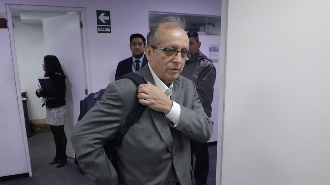 El hermano de la presidenta de Perú espera un fallo decisivo sin presentarse en la corte