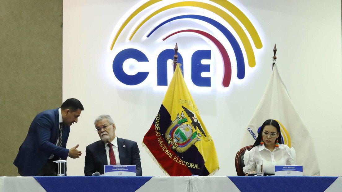 Tensión en órgano electoral de Ecuador: consejeros suplentes buscan posesionarse