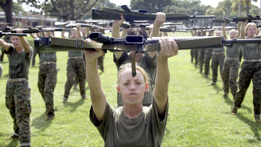 Jefe del Pentágono: Las mujeres hacen "más fuerte" al Ejército de EE.UU.