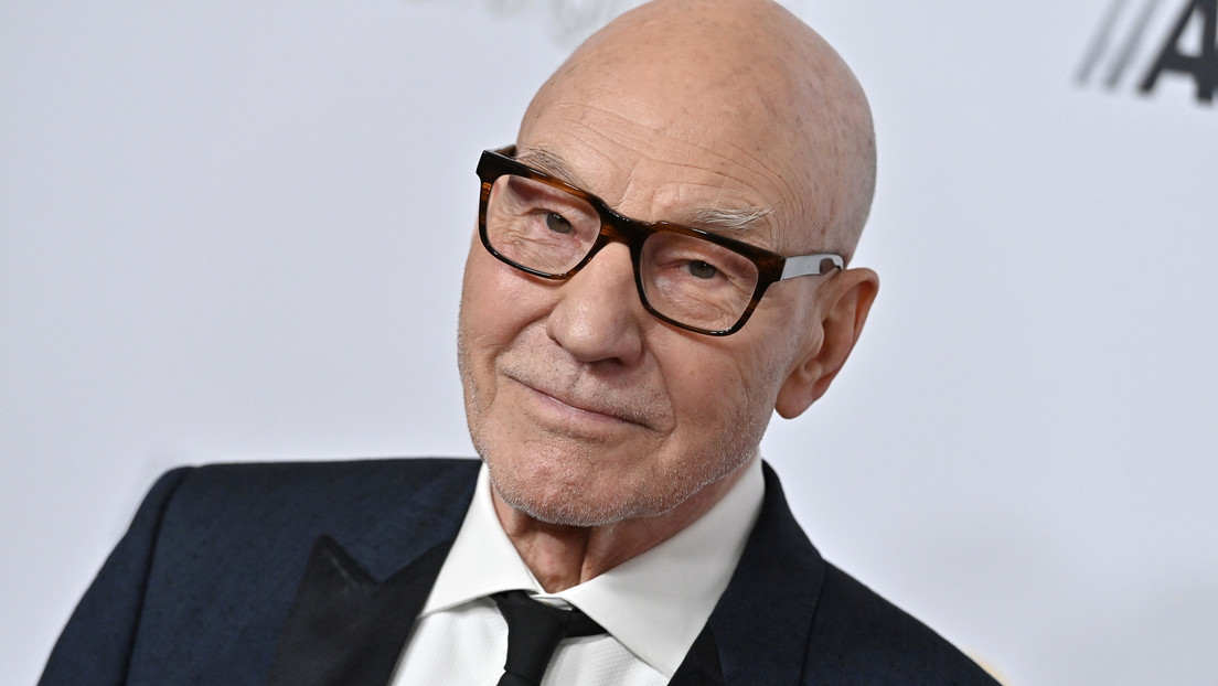 El actor Patrick Stewart revela la "vergüenza" y "humillación" de haber tenido un padre violento