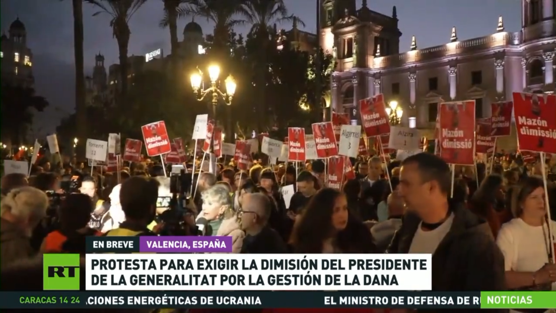 Protesta exige la dimisión del presidente de la Generalitat valenciana por la gestión de la DANA