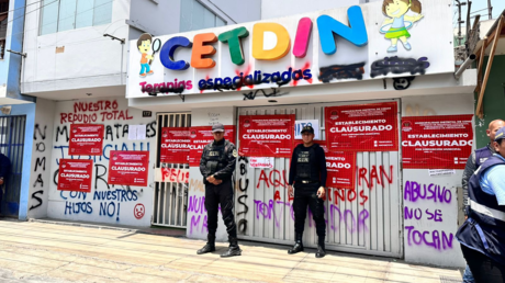 Fiscalía de Perú investiga a ministro por presuntas intoxicaciones en programa escolar-idesotv-noticias-ica VIDEO: Atan con cinta de embalar a niños autistas en Perú
