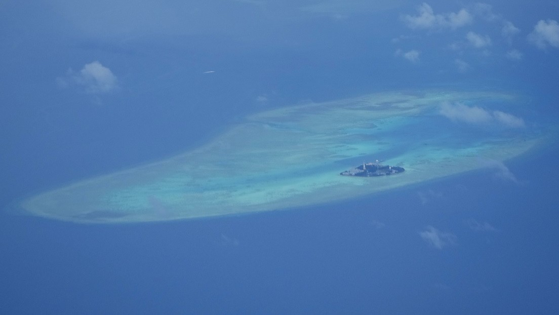 China y Filipinas intercambian acusaciones en torno a un arrecife en disputa