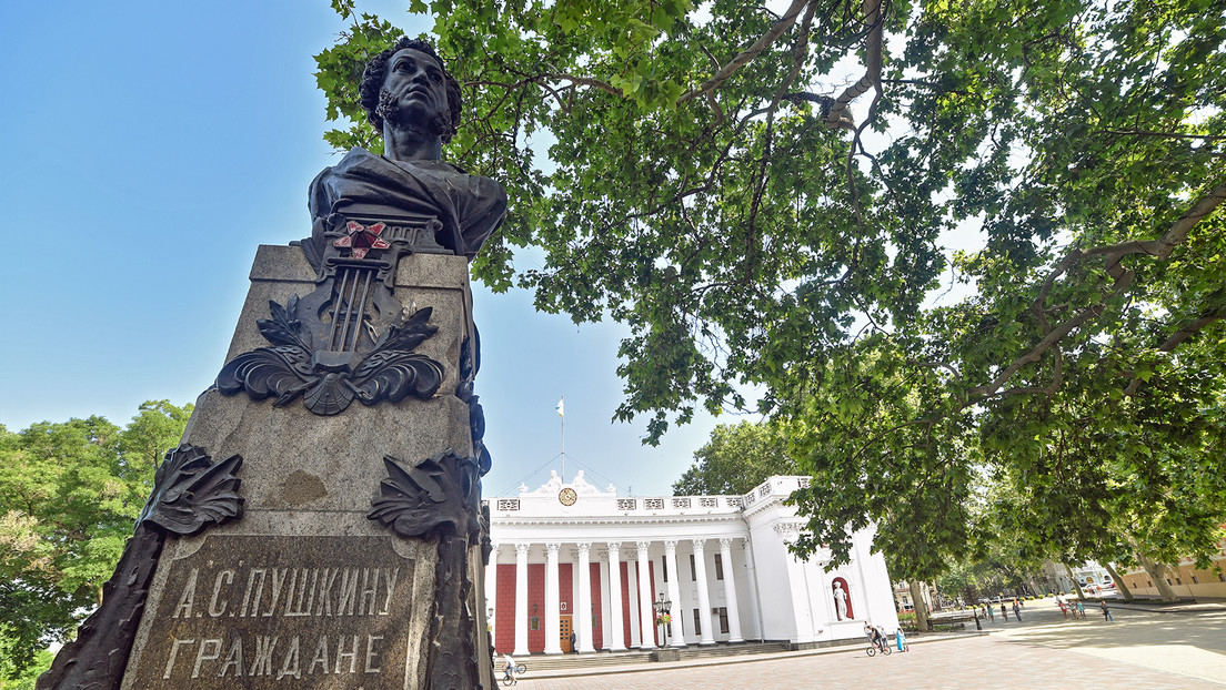 Ucrania desmantelará un monumento a un poeta ruso protegido por la Unesco