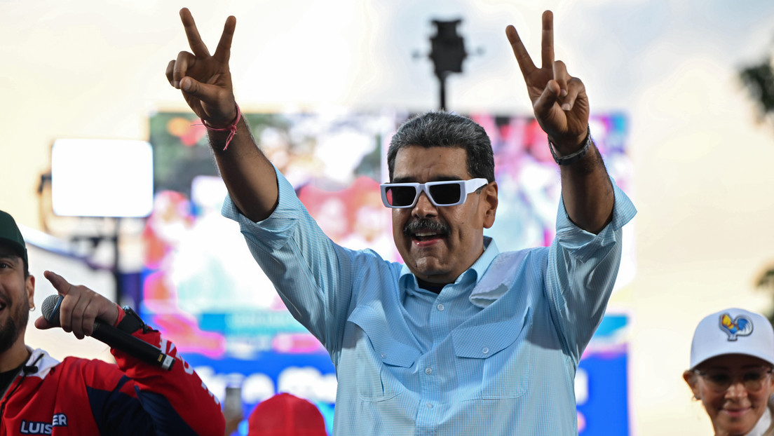 Maduro sostiene que la democracia venezolana "despierta envidia"