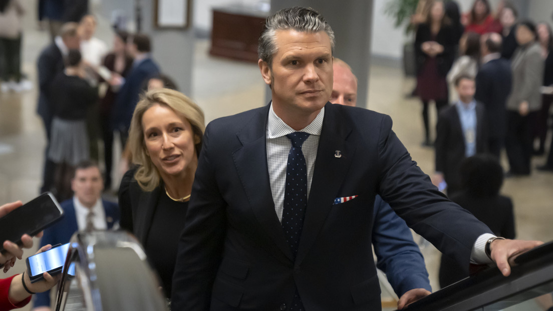 Reportan que Trump considera a DeSantis para el Pentágono en lugar de Hegseth