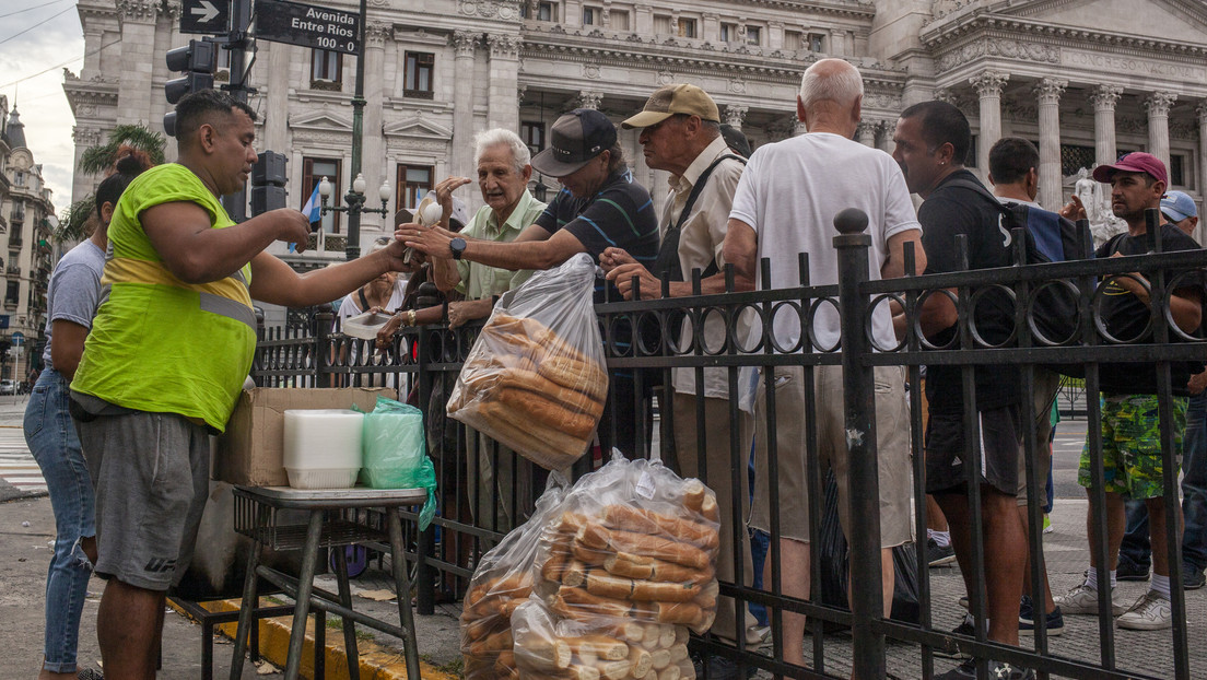 Milei: La pobreza en Argentina va "bajando"