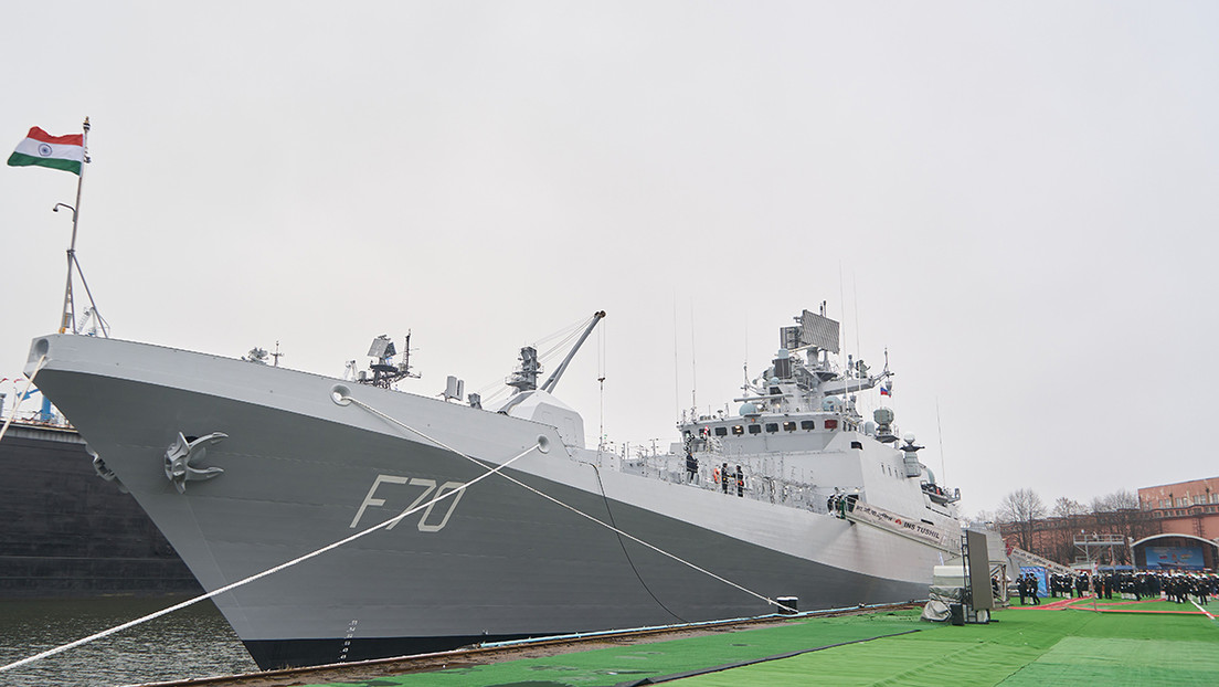 Una fragata misilística fabricada en Rusia se une a la Armada de la India