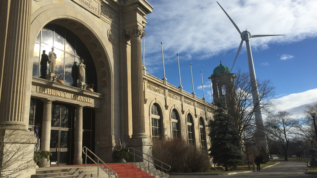 Una provincia de Canadá amenaza con cortar el suministro de energía a EE.UU.