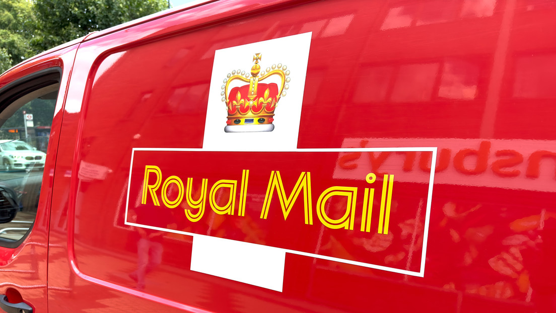 Reino Unido aprueba la venta del servicio postal Royal Mail a multimillonario checo