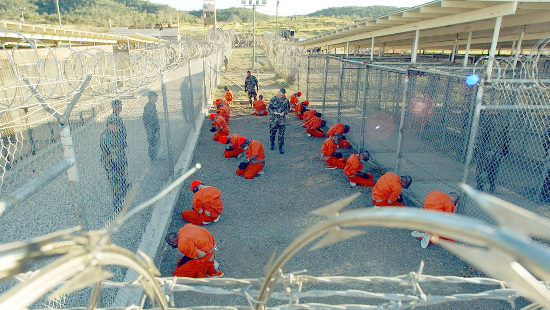 EE.UU. repatria tres presos de Guantánamo en 24 horas