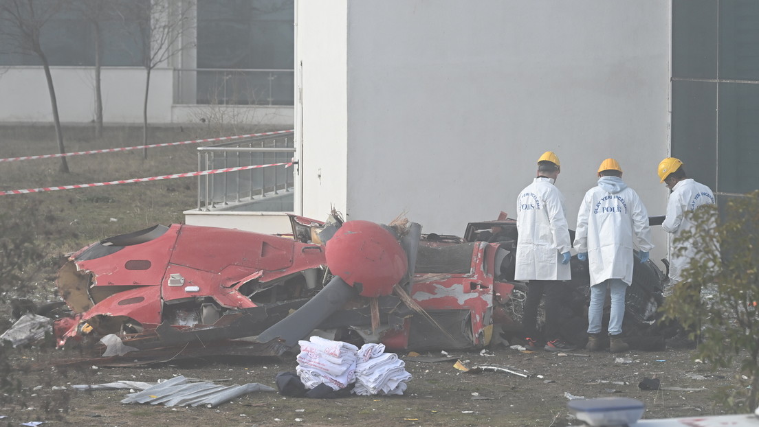 Un helicóptero se estrella contra un hospital turco causando 4 muertos (VIDEOS)