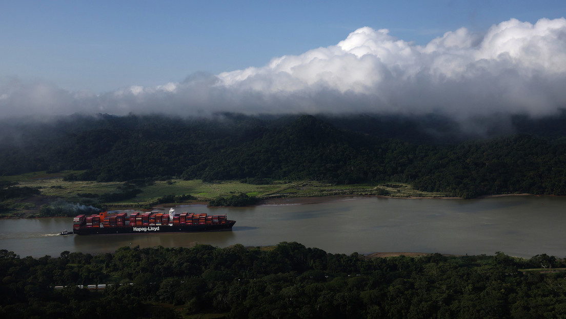 China apoya a los panameños en su "justa lucha" por la soberanía del canal de Panamá