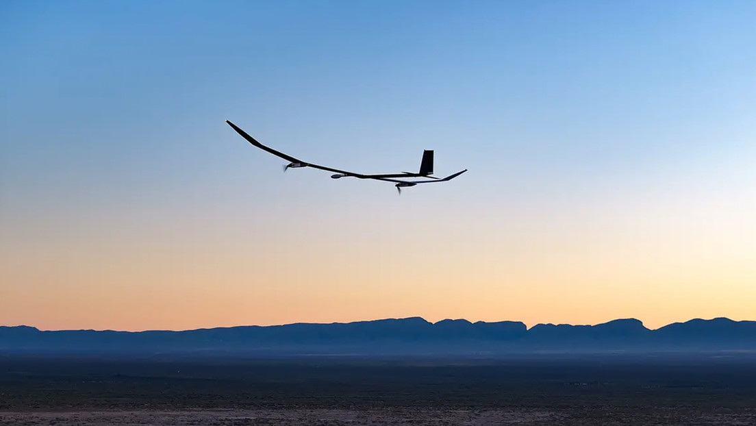 VIDEO: Pruebas de un dron solar que podría volar un año sin aterrizar