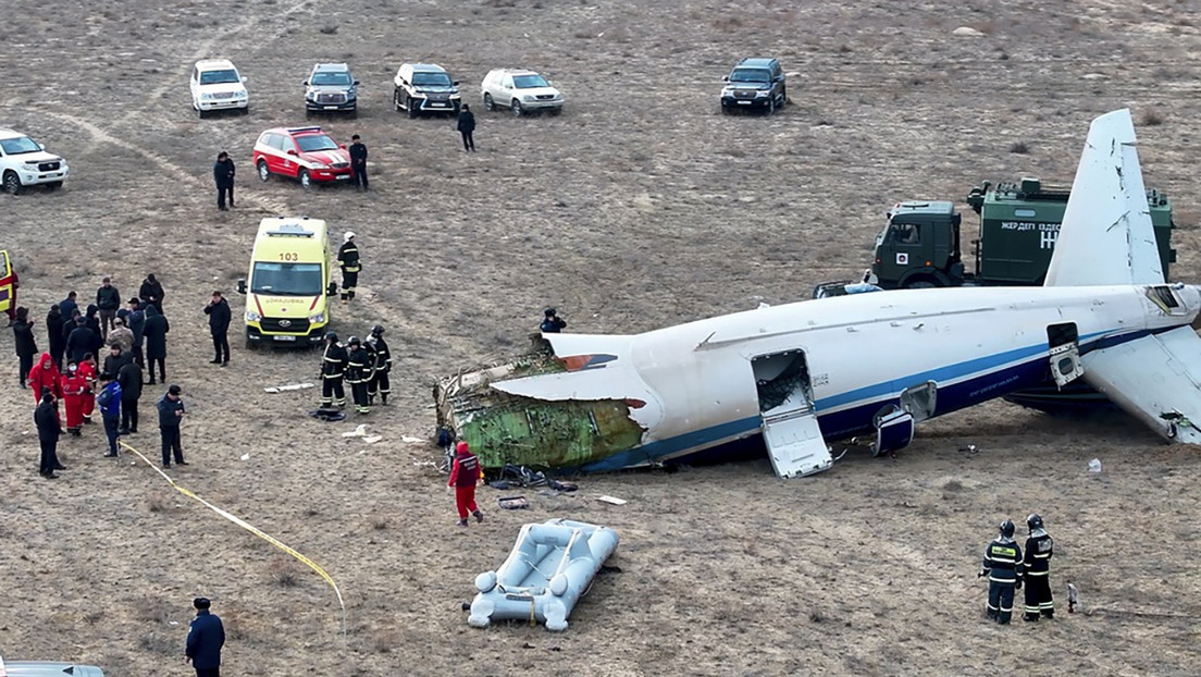 Azerbaijan Airlines nombra la causa del accidente aéreo en Kazajistán