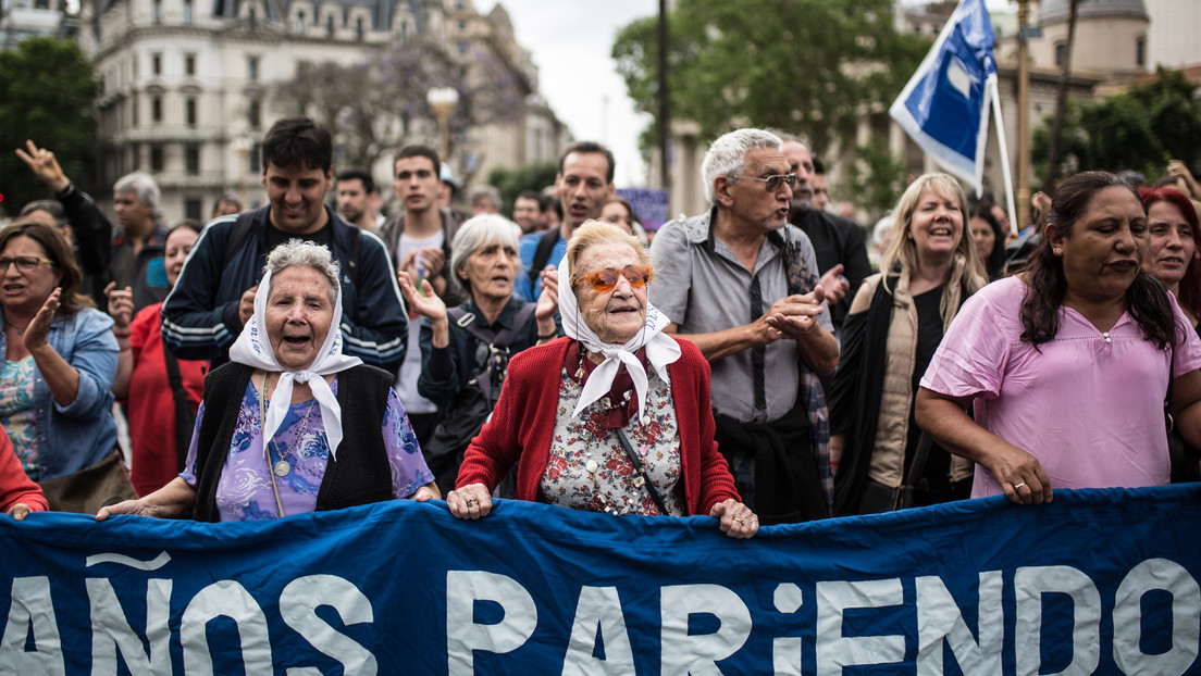 Abuelas de Plaza de Mayo encuentran a nieto desaparecido por la dictadura argentina