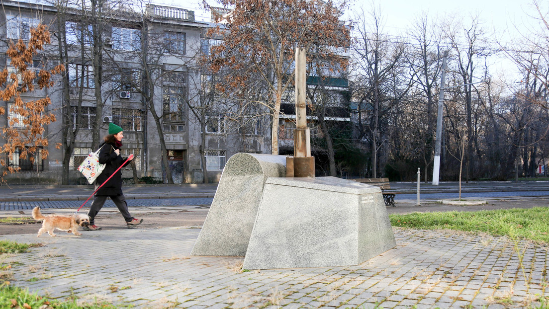 Desmantelan en Ucrania un monumento a un célebre cantante y actor soviético