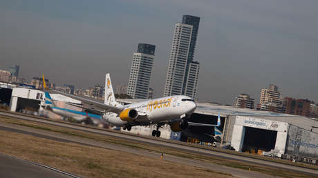 Una aerolínea 'low cost' de Argentina cancela 71 vuelos y afecta a 13.000 pasajeros en fin de año