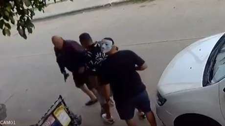 "Se lo merecía": Esposa del expolicía que mató a un vecino por no bajar la música justifica el crimen