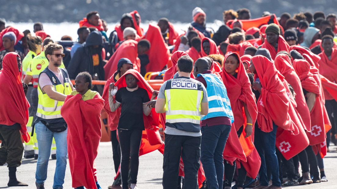 Más de 360 migrantes ilegales llegaron a España el primer día de 2025